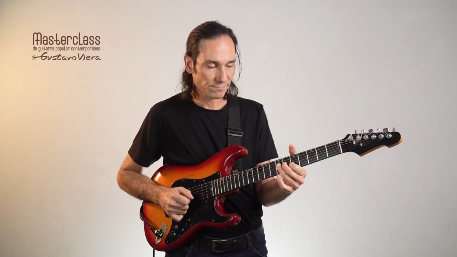 Masterclass virtual de guitarra popular contemporánea se desarrolla el sábado 30 de abril imagen