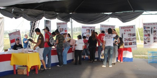 Stand de exposición de libros.