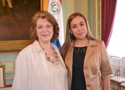 Mabel Causarano y María Quiñonez
