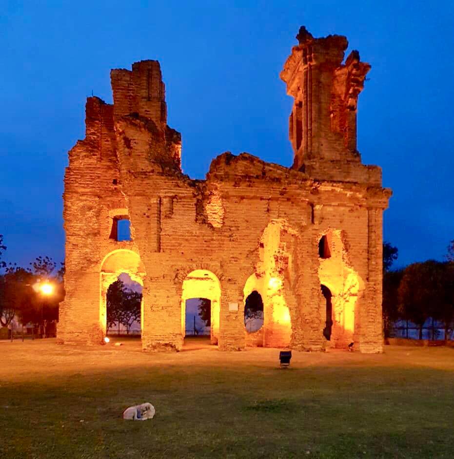 Las Ruinas de Humaitá brillan en la noche | Secretaría Nacional de Cultura